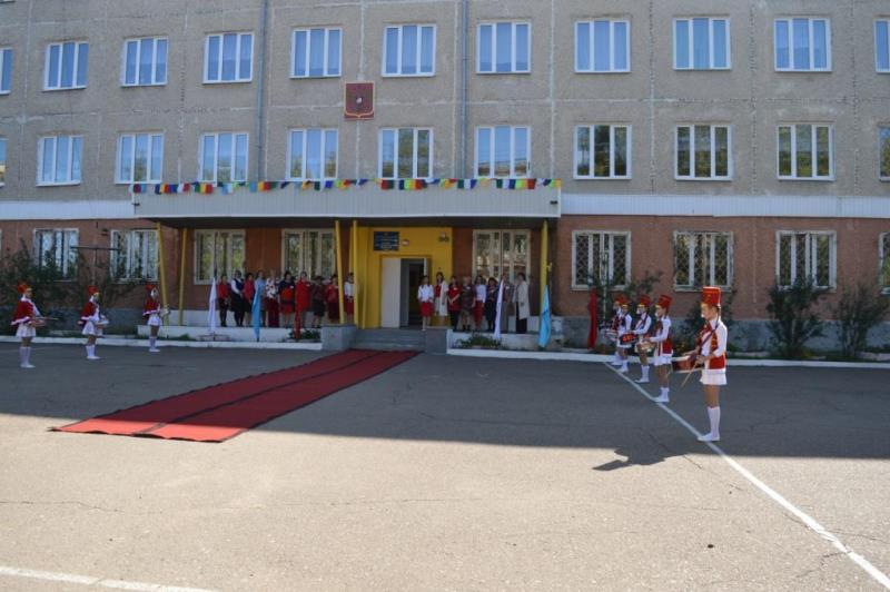 Фотография школы.